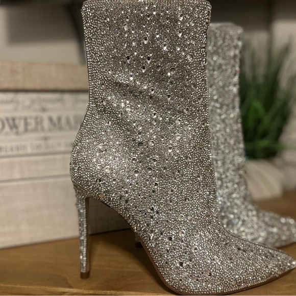 Women’s Rhinestone Shoes Size 7 NWT SOLD OUT - Picture 5 of 16